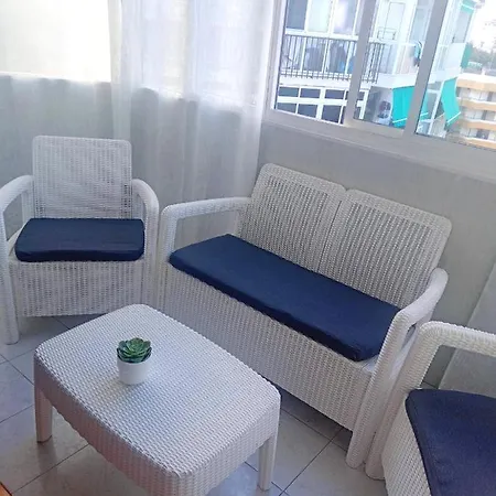 Apartamento Perfectly Located With Pool Playa de las Américas