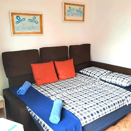 Perfectly Located With Pool Апартаменты *